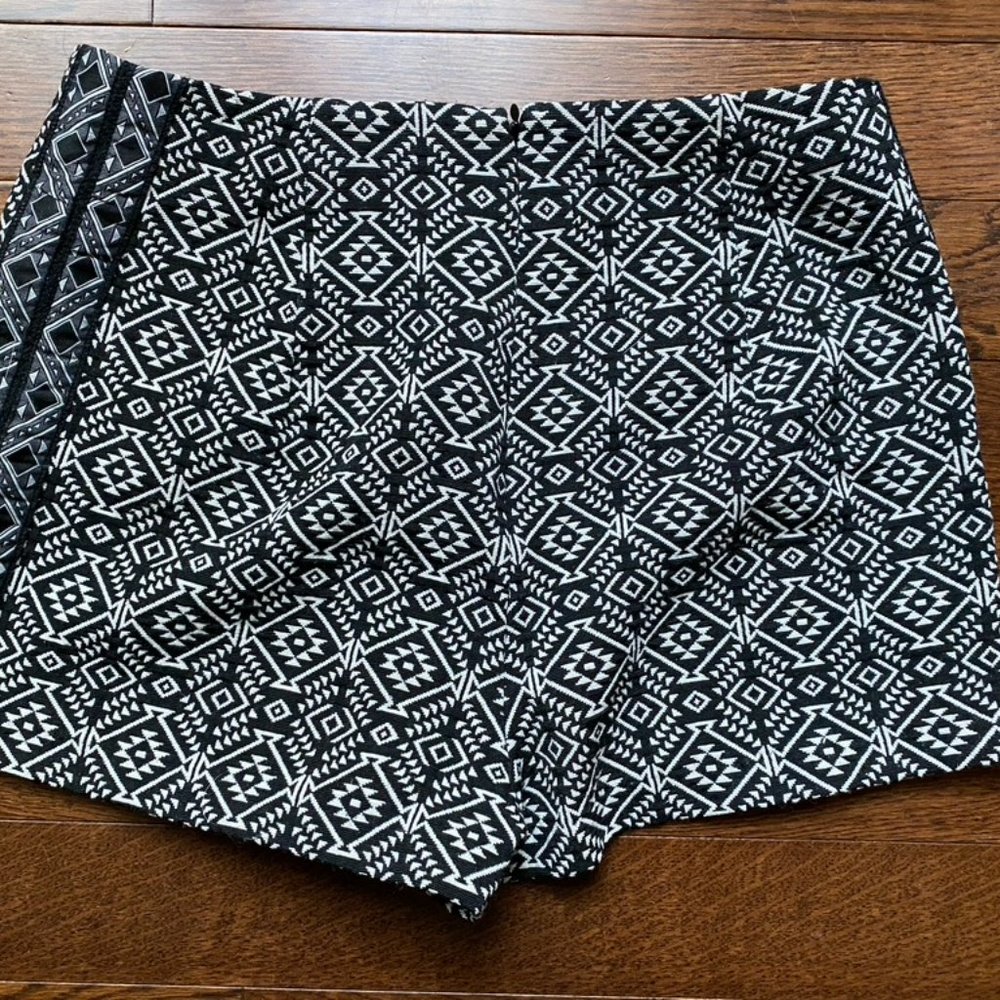 Écote high waisted shorts